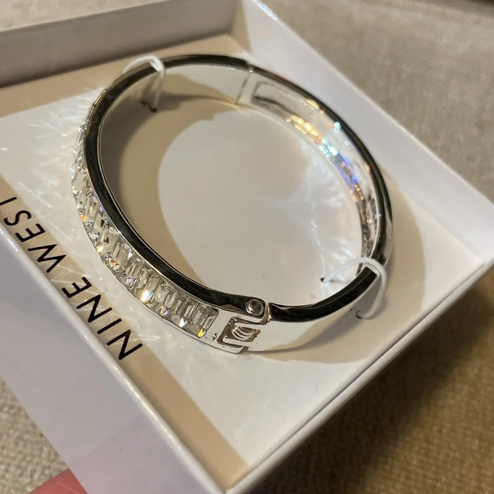 NWT/in box Nine West silver tone hinge bracelet with crystal baguette's. - Picture 4 of 7